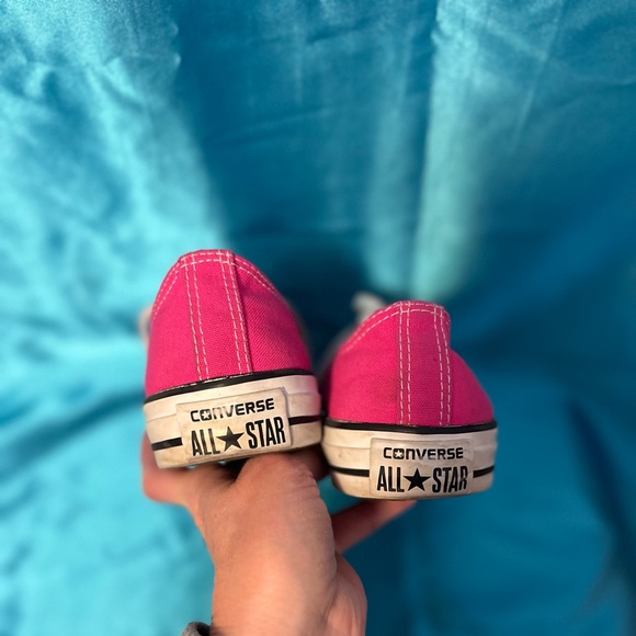 DONATED IF NO PURCH BY 3/5/25 🩷PRICE LOWERED🩷. Converse All-Stars.Sz 8 HOT Pink - Picture 6 of 6